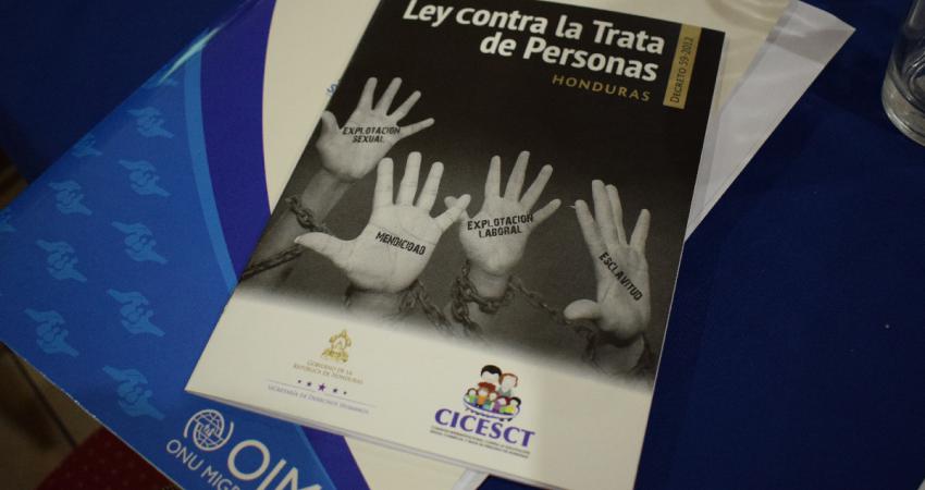 Cover of the Honduran Law against Trafficking in persons