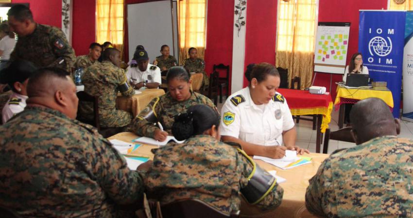 Border Officials Trained to Work for Migrant Children in Panama