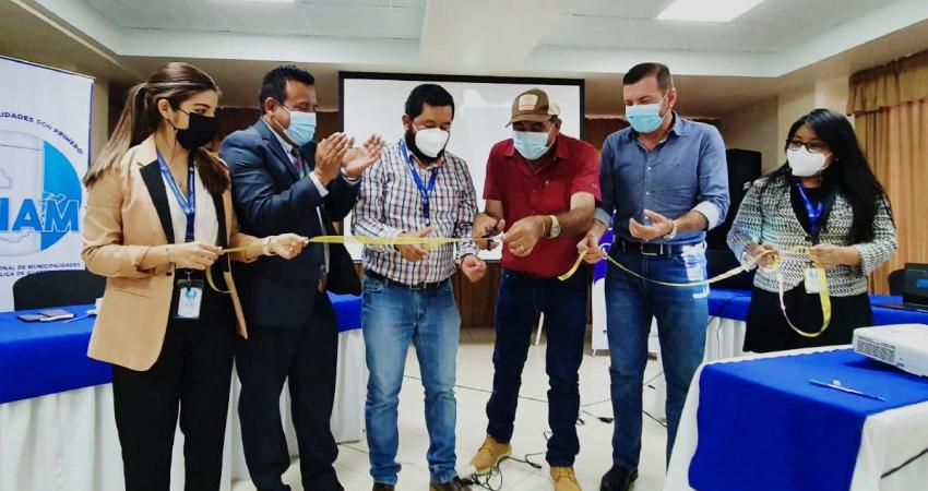 Acto de inauguración de las nuevas ventanillas informativas en Petén, Guatemala